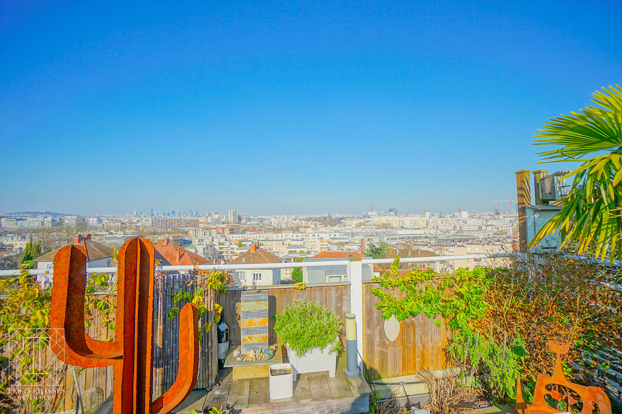 Meudon : Appartement en dernier étage avec terrasse et vue Paris