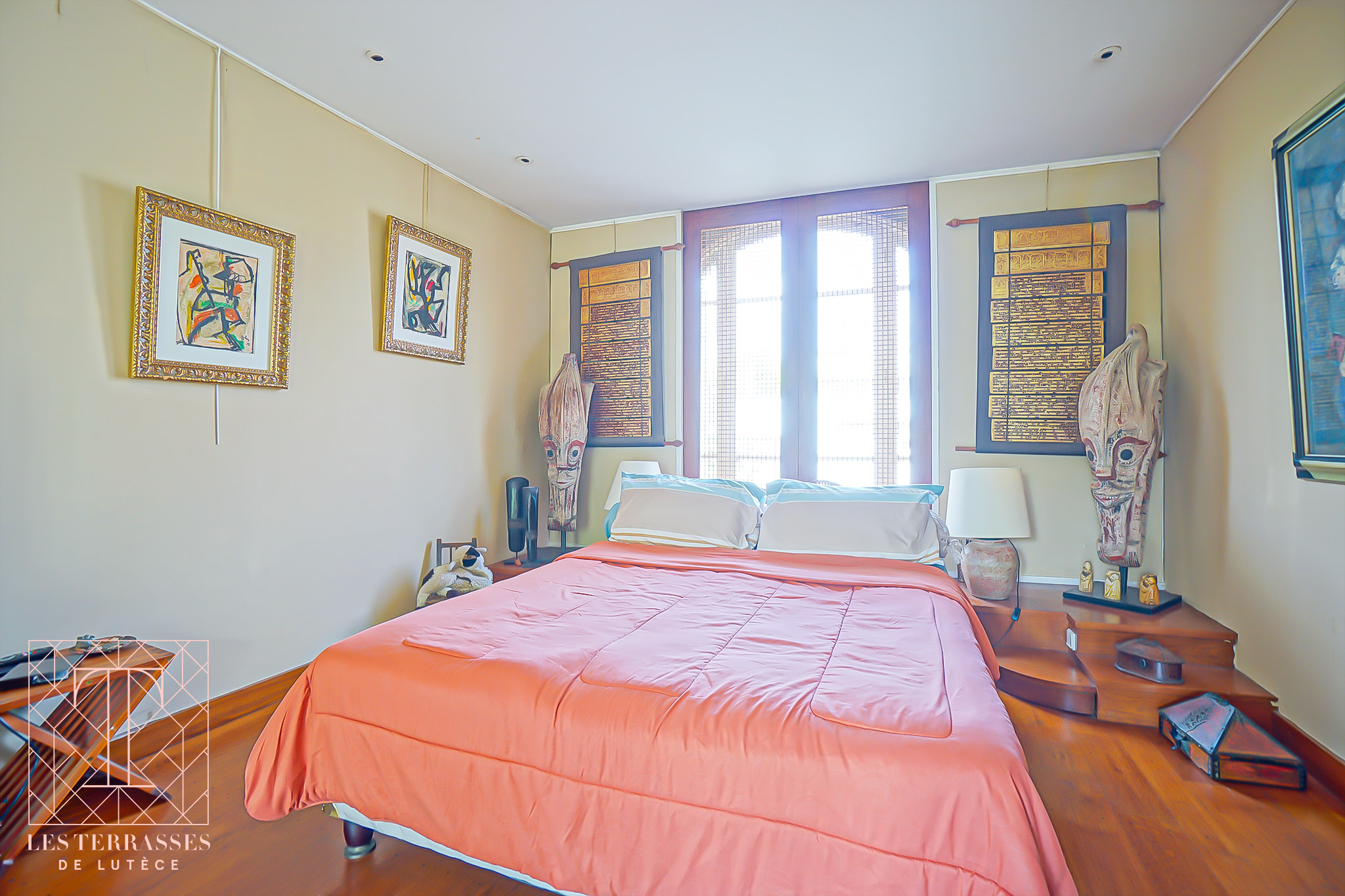 Photo n°10 du bien immobilier Élégante meulière de caractère avec jardin paysager