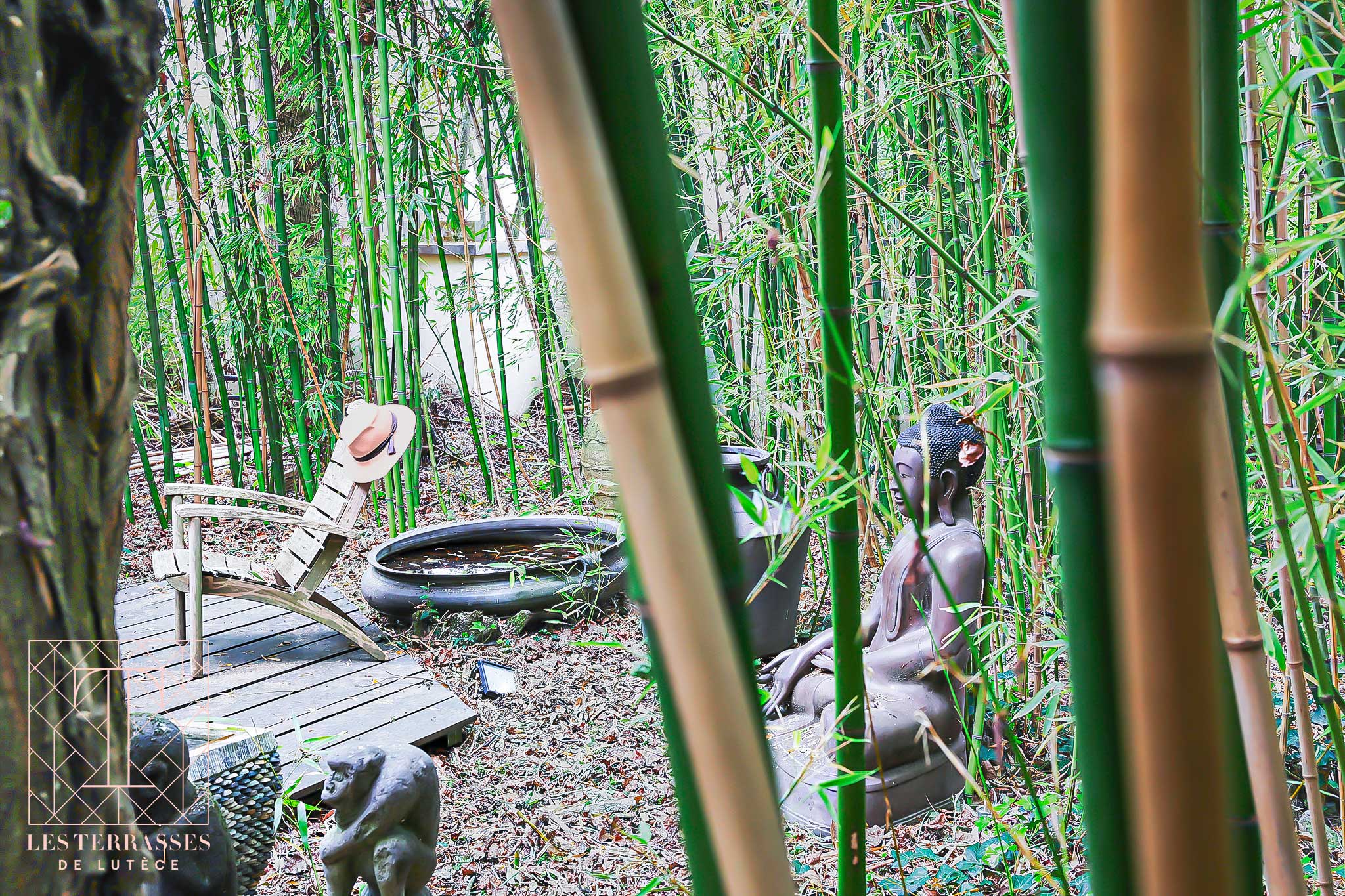 Photo n°1 du bien immobilier Élégante meulière de caractère avec jardin paysager