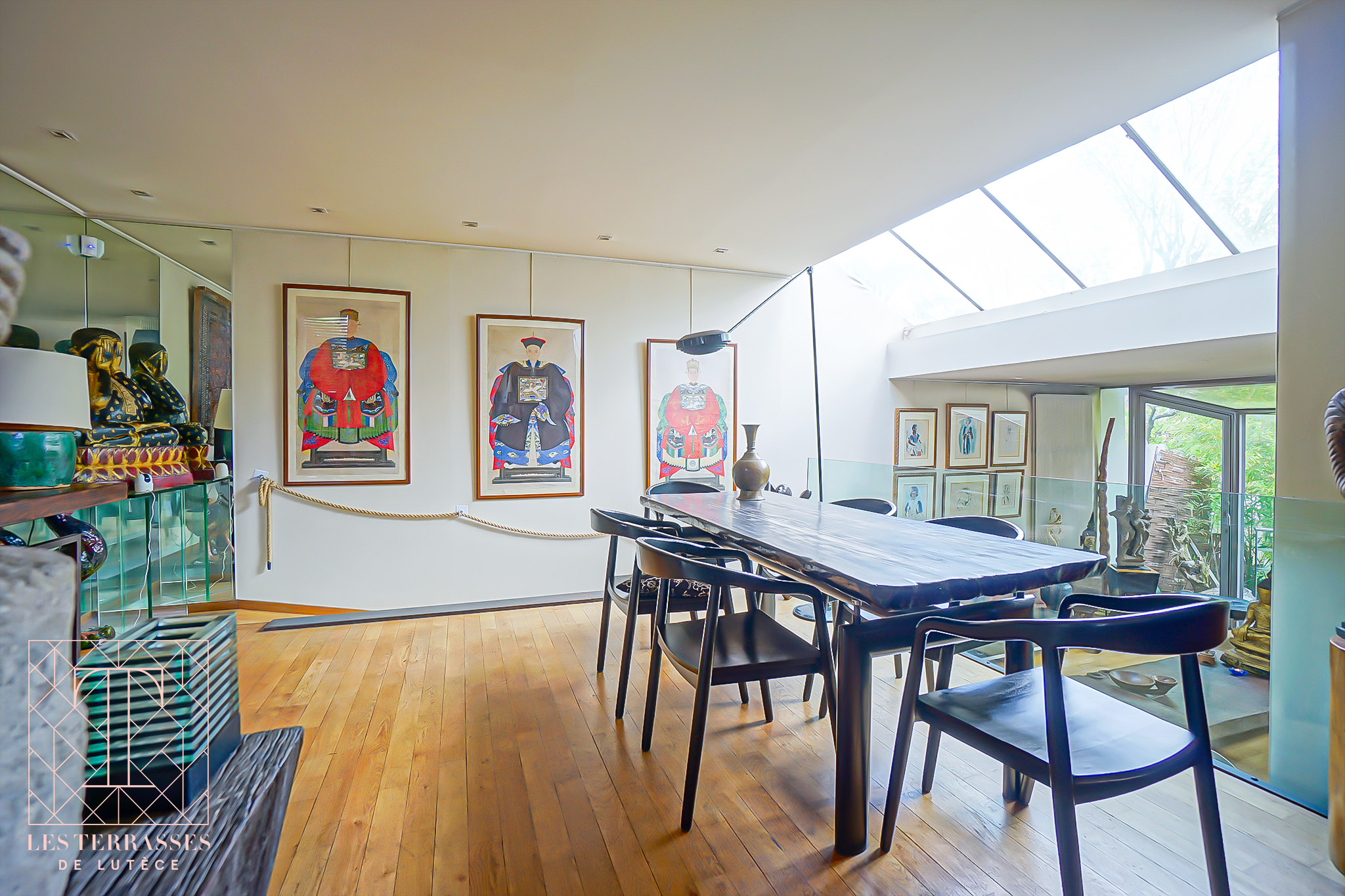Photo n°8 du bien immobilier Élégante meulière de caractère avec jardin paysager