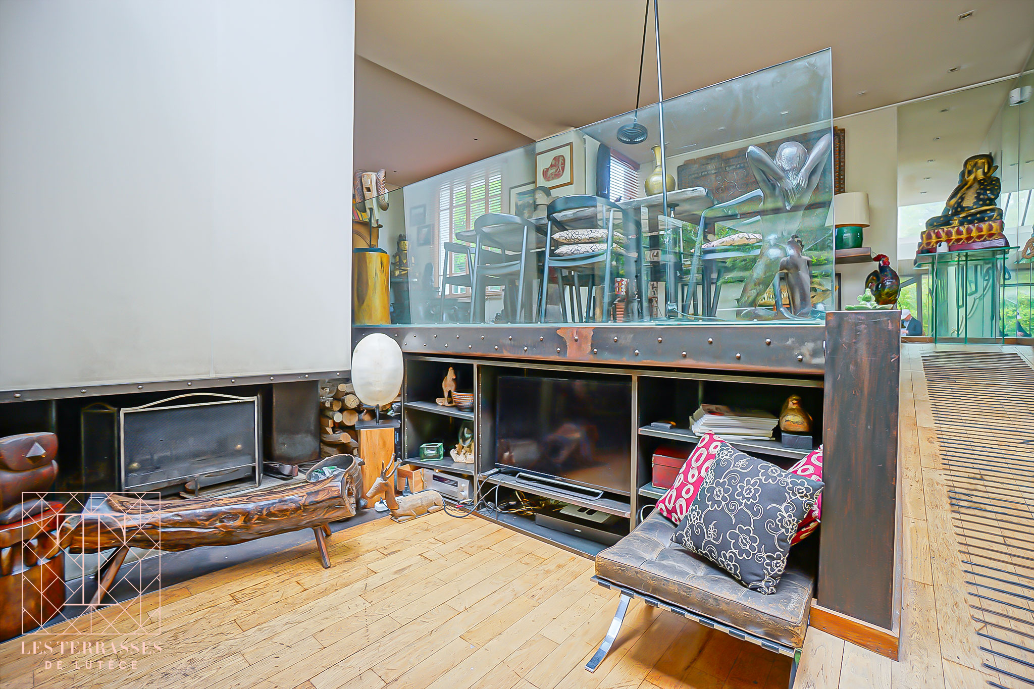 Photo n°7 du bien immobilier Élégante meulière de caractère avec jardin paysager